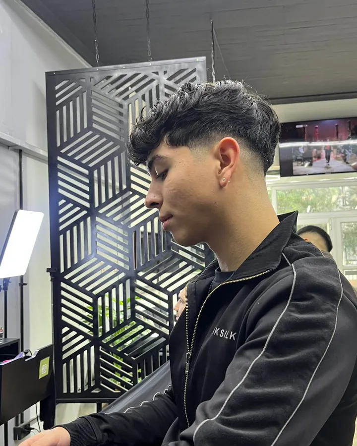 Alejandro, barbero de Barbería O'Higgins